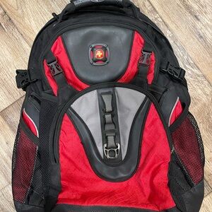 SwissGear Maxxum 15-16” Widescreen Laptop Backpack w Airflow & Padded Pocket
